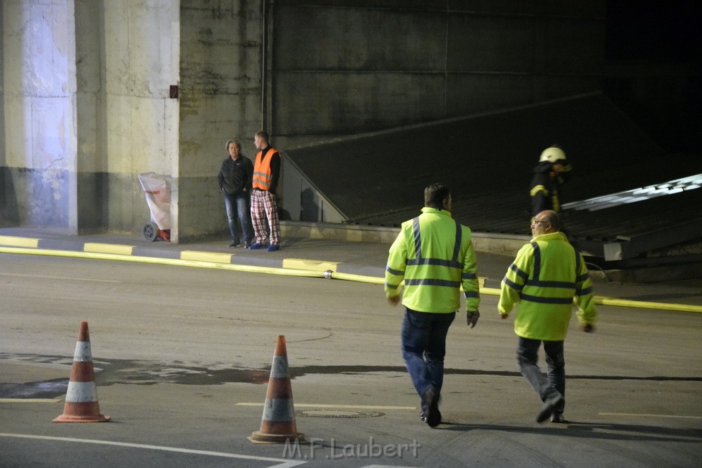 Feuer 2 AVG Koeln Rath Heumar Wikingerstr P084.JPG - Miklos Laubert